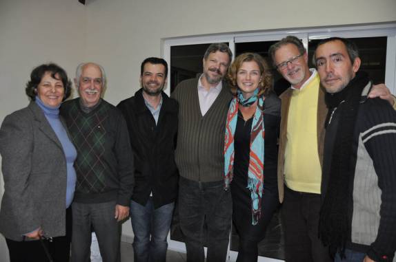 Com os tios, na festa de aniversário, em Curitiba, no Paraná